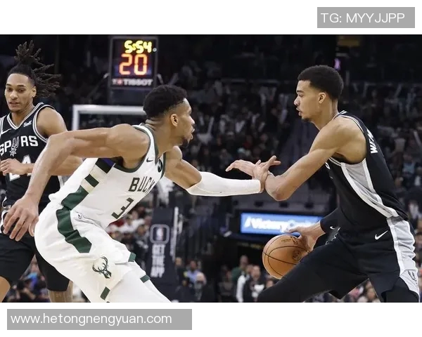 2019年NBA常规赛雄鹿队与马刺队精彩对决回顾与分析 2019年NBA常规赛雄鹿队与马刺队精彩对决回顾与分析